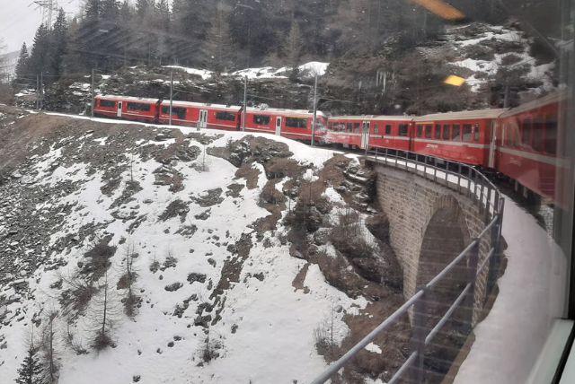 יום טיול ממילאנו באלפים השוויצריים – אגם קומו, טיראנו ורכבת ברנינה הפנורמית עד סנט מוריץ credit to getyourguide.com