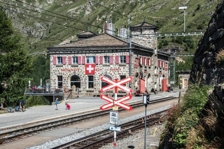 המלונות הכי מומלצים ליד תחנת טיראנו