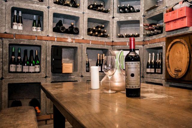 מטיראנו לסנט מוריץ – כרטיס לרכבת ברנינה האדומה כולל טעימות יין מקומיות ביקב אותנטי credit to getyourguide.com