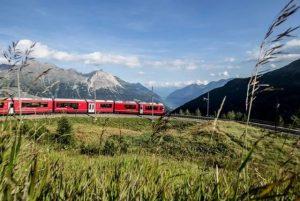 ההבדלים בין קווי Bernina Express השונים לפי עונה ולפי יעד credit to tiqets.com