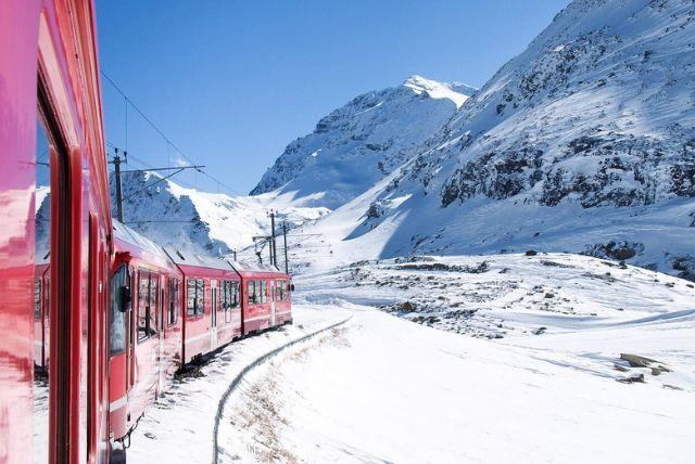 סיור פרטי ברכבת ברנינה אקספרס ממילאנו credit to viator.com