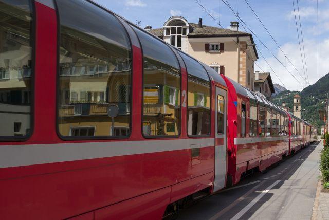 טיולי יום ממילאנו ברכבת ברנינה - איך להגיע ומה כולל הסיור