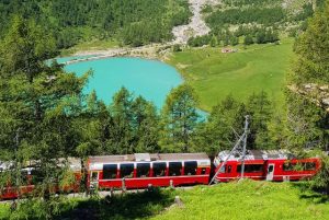 איך נראית תחנת טיראנו – שער הכניסה לאלפים