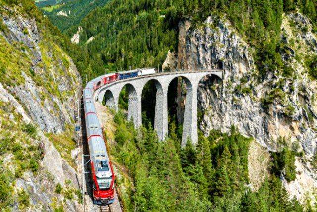 גשר לנדוואסר – הפלא ההנדסי של המסלול