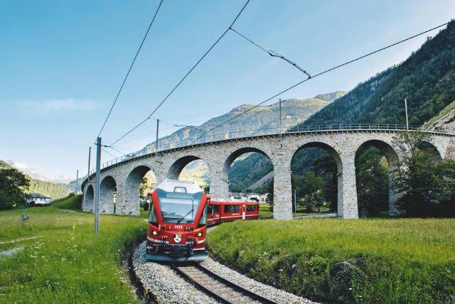 Swiss Travel Pass - נסיעה חופשית ברכבת, באוטובוס ובסירה בכל שוויץ credit to getyourguide.com