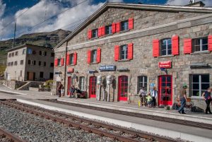 תחנת אלפ גרום – הנוף הגבוה ביותר במסלול ברנינה