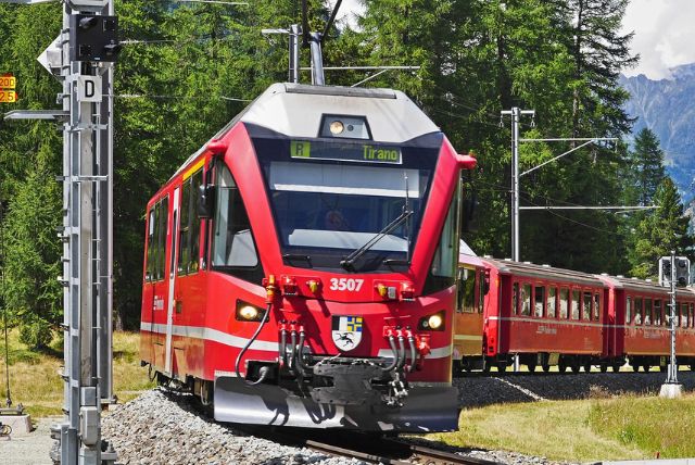 תחנת Tirano (איטליה) – נקודת ההתחלה, עיירה ציורית על גבול שוויץ.