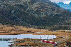מה יש בתחנת הסיום סנט מוריץ – חנויות, מסעדות ונוף