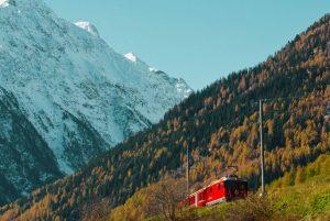 מה מייחד את רכבת ברנינה משאר הרכבות בשוויץ?
