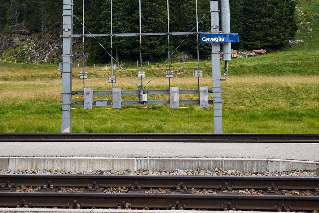 תחנת Cavaglia – תחנה ליד גן הקרחונים Giardino dei Ghiacciai.