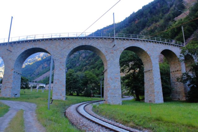 תחנת Li Curt – כפר קטן בין Brusio ל-Miralago.