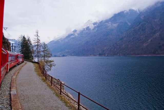 מסלול הרכבת ברנינה - מטיראנו לסנט מוריץ: כל התחנות, האתרים והנופים