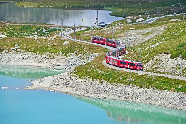 קרון VIP ייעודי ברכבת ברנינה האדומה