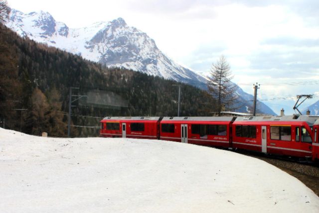 רכבת ברנינה בחורף - שלג, קרחונים ונוף לבן מהאגדות