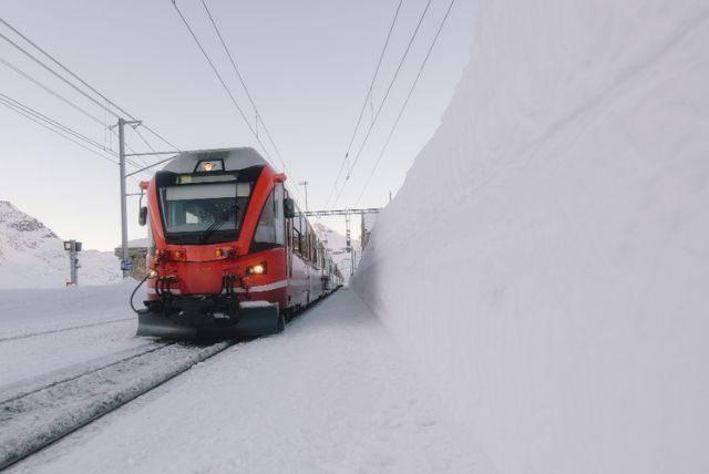 רכבת ברנינה בחורף - שלג, קרחונים ונוף לבן מהאגדות