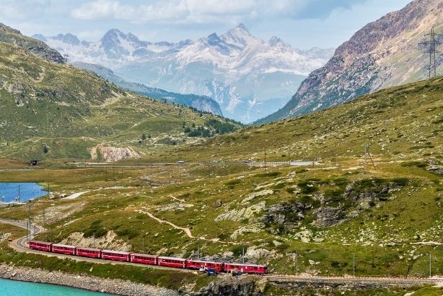 עמק אגאדין - הגעה עם רכבת ברנינה