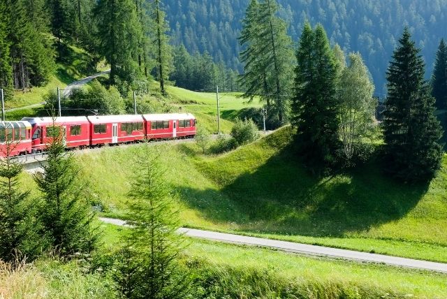 לנדקווארט - הגעה עם רכבת ברנינה אקספרס